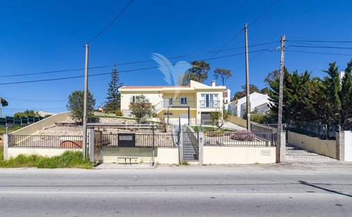 House in Sesimbra (Castelo), Setubal, Portugal 1
