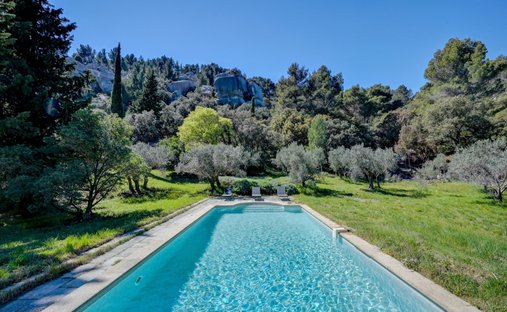 House in Saint-Rémy-de-Provence, Provence-Alpes-Côte d'Azur, France 1