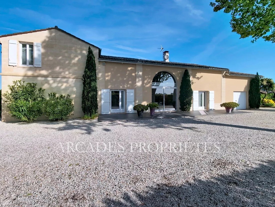 House in Saint-Sulpice-de-Faleyrens, Nouvelle-Aquitaine, France 3 - 17760312