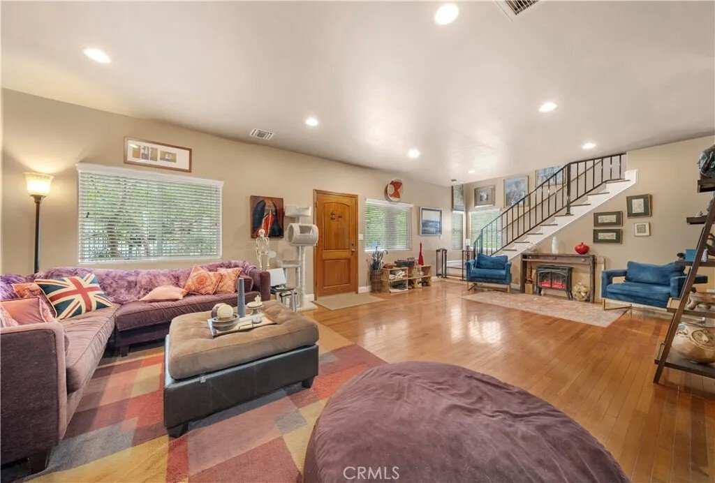 Los Angeles, California, United States 4 - 17759144