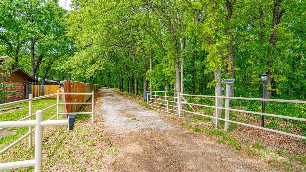 House in Granbury, Texas, United States 5 - 17759488