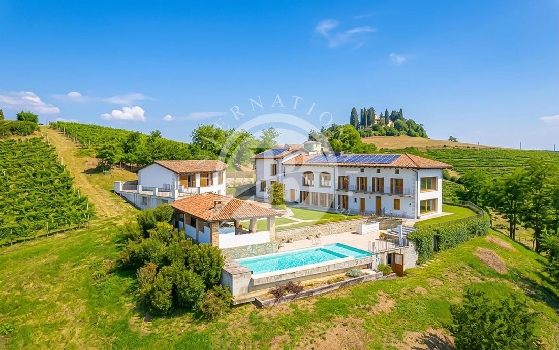 Villa in Agliano Terme, Piedmont, Italy 1 - 17758770