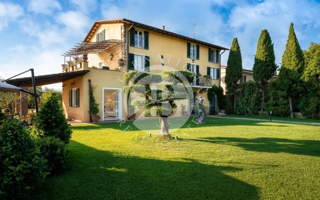 Villa in Pietrasanta, Tuscany, Italy 2 - 17758672