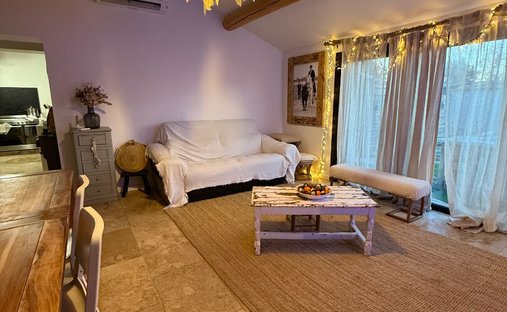 Villa in Saintes-Maries-de-la-Mer, Provence-Alpes-Côte d'Azur, France 1
