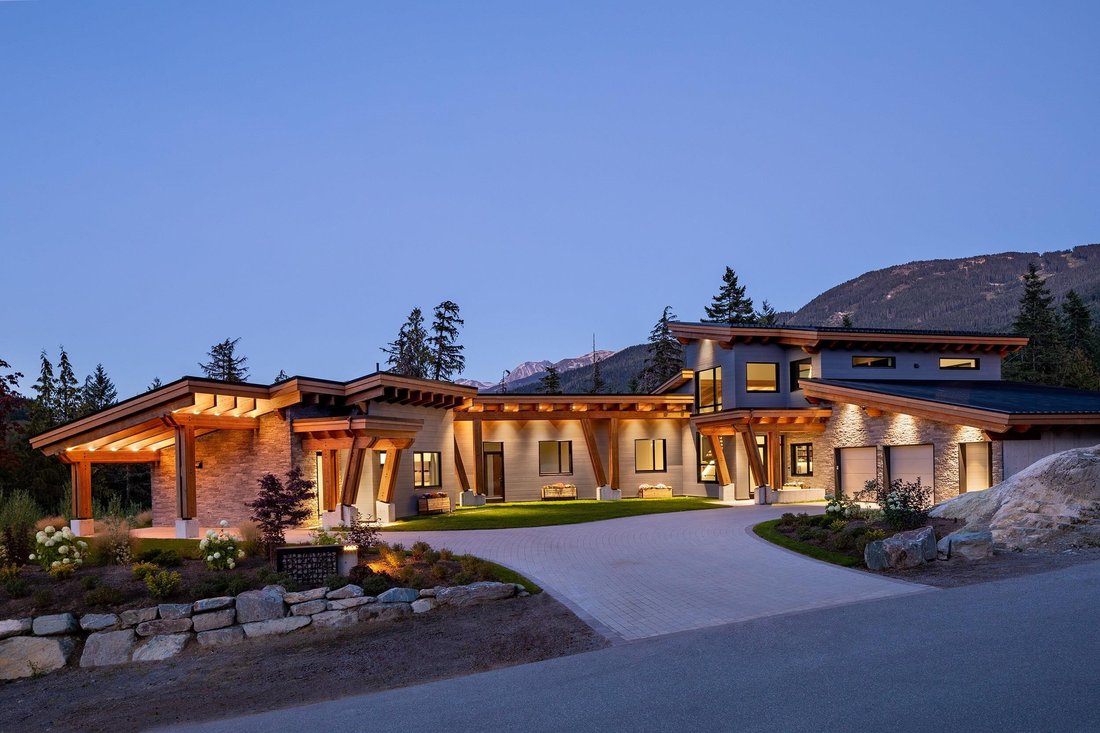 House in Whistler, British Columbia, Canada 1 - 16833408
