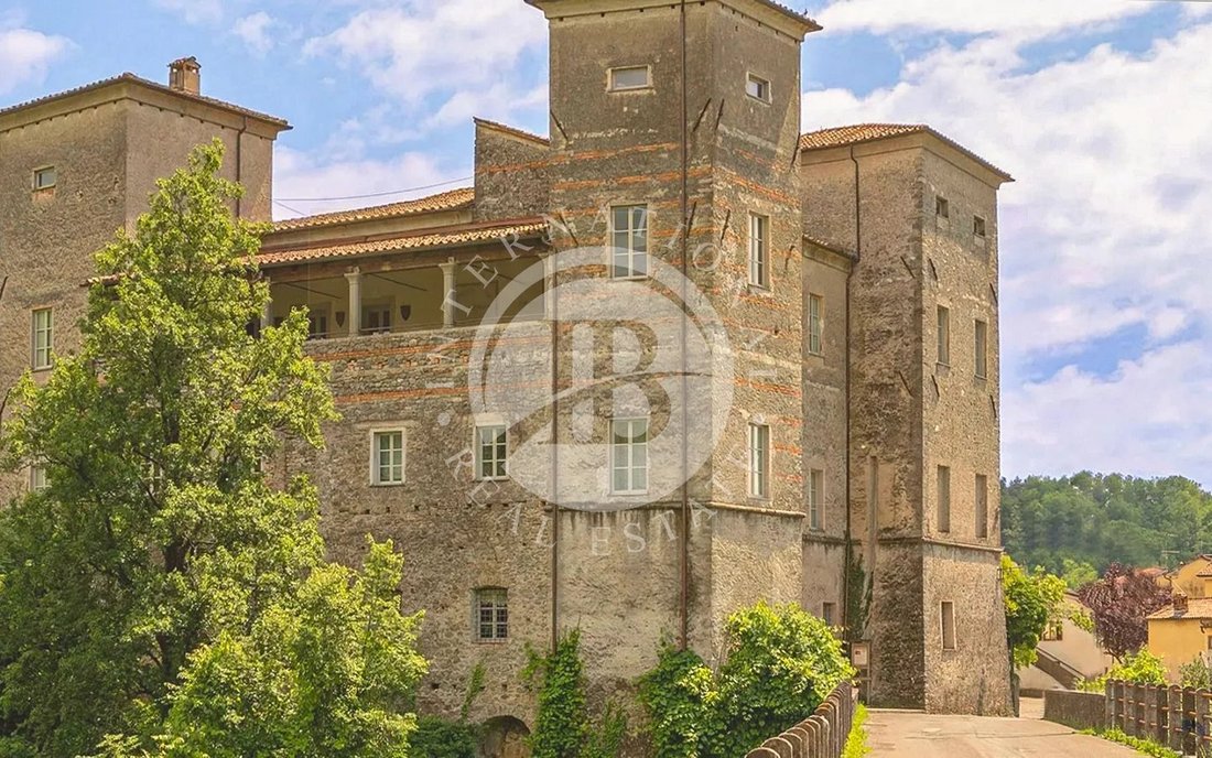 Castle in Licciana Nardi, Tuscany, Italy 4 - 17759518