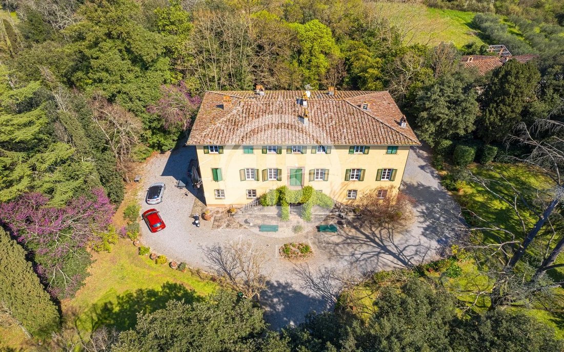 Villa in Historic Center, Lucca, Tuscany 2 - 17758944