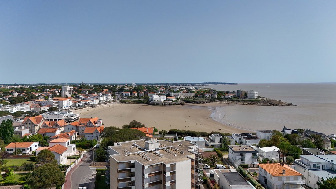 Elegant Fully Renovated Sea View In Vaux Sur Mer, Nouvelle Aquitaine ...