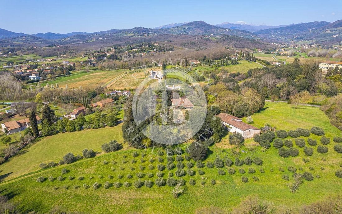Villa in Historic Center, Lucca, Tuscany 5 - 17758944