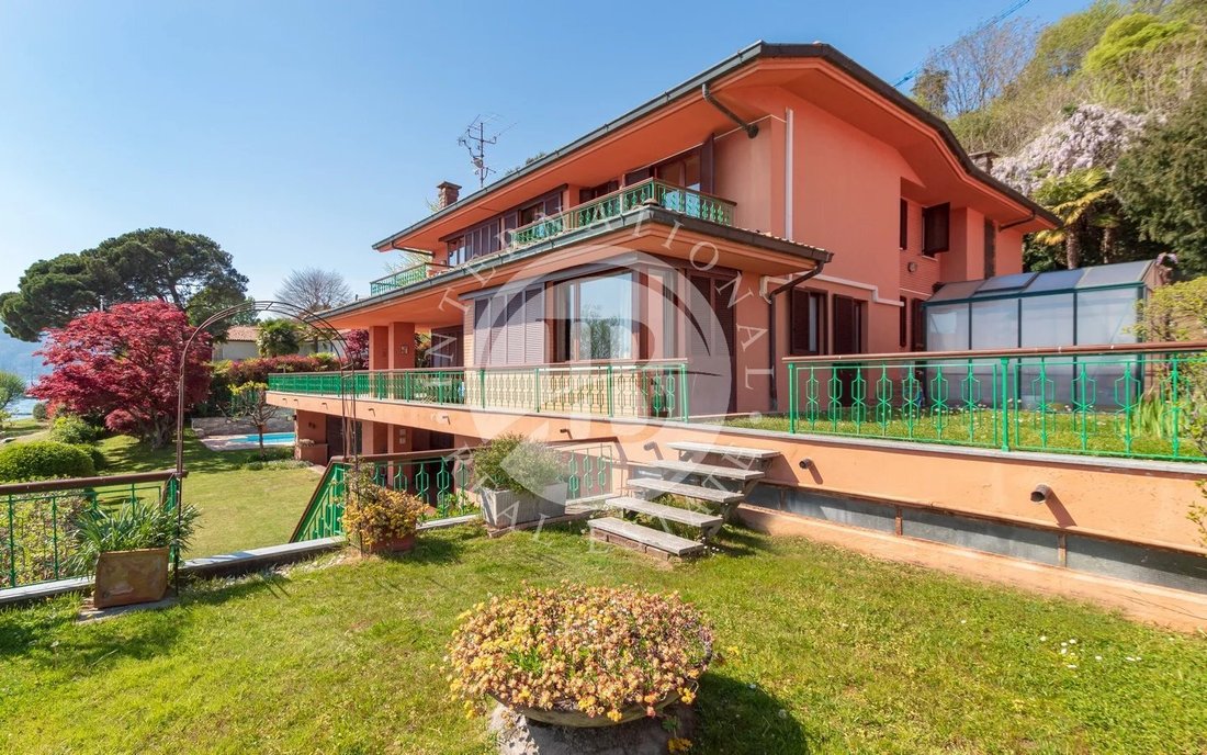 Villa in Monvalle, Lombardy, Italy 3 - 17759335