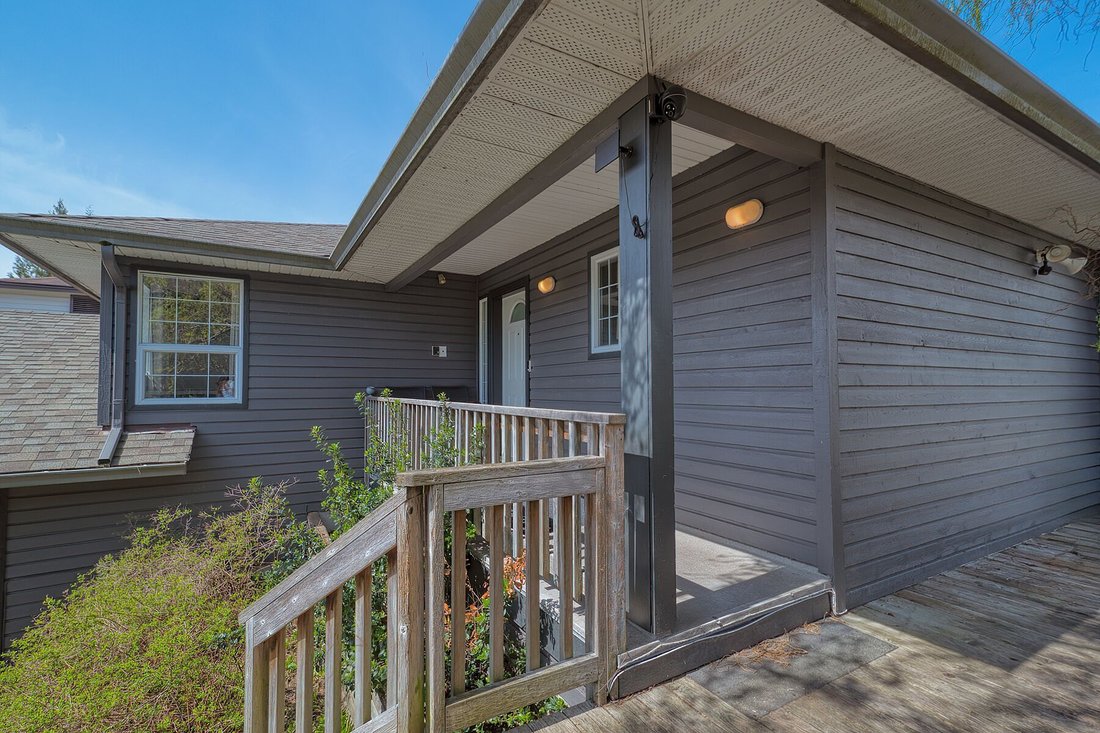 House in Sechelt, British Columbia, Canada 5 - 17757699