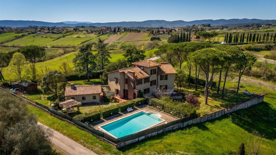 Villa in Siena, Tuscany, Italy 1 - 17760239
