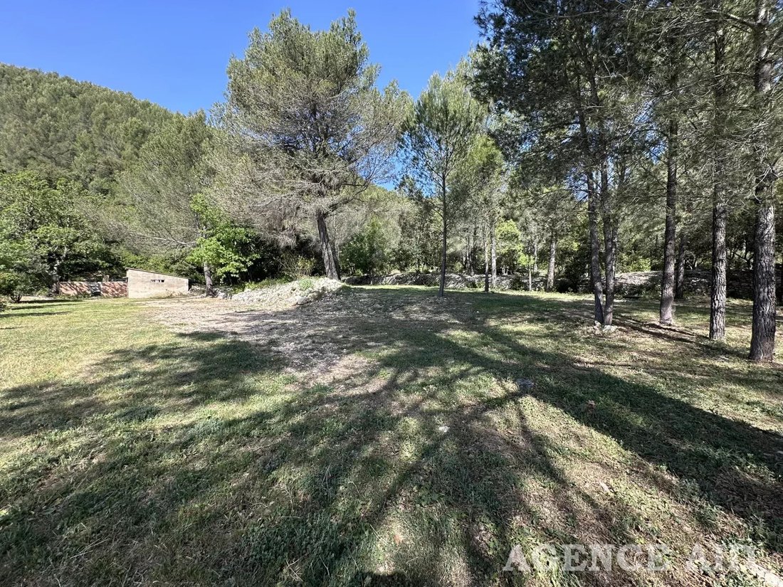 Estate in Cuges-les-Pins, Provence-Alpes-Côte d'Azur, France 3 - 17762746