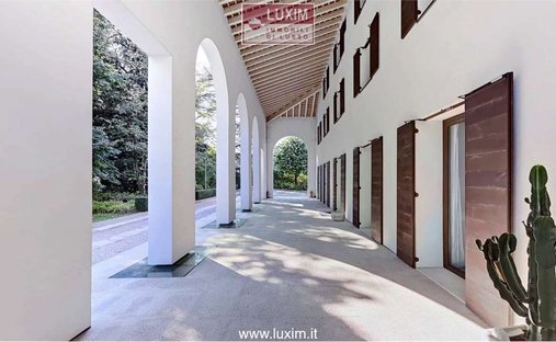 Villa in Cathedral - Piazza dei Signori, Treviso, Italy 1