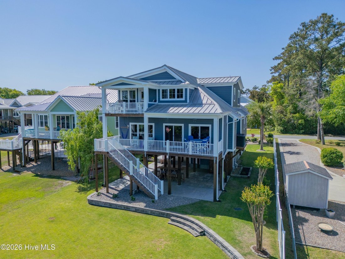 House in Oak Island, North Carolina, United States 2 - 17759289