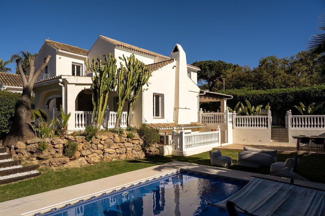 Villa en Elviria-Cabopino, Marbella, España 1 - 17755402