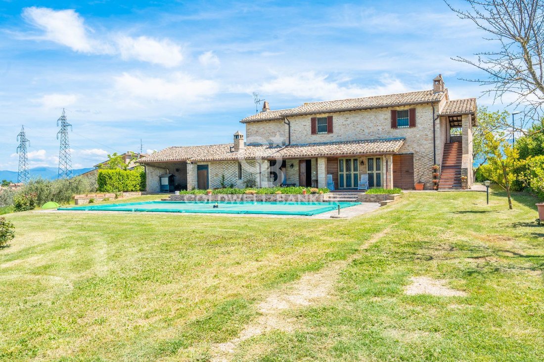 Villa in Montefalco, Umbria, Italy 1 - 17761095