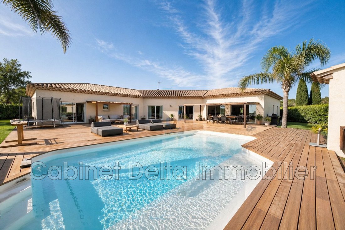 Villa in Sanary-sur-Mer, Provence-Alpes-Côte d'Azur, France 1 - 16220979