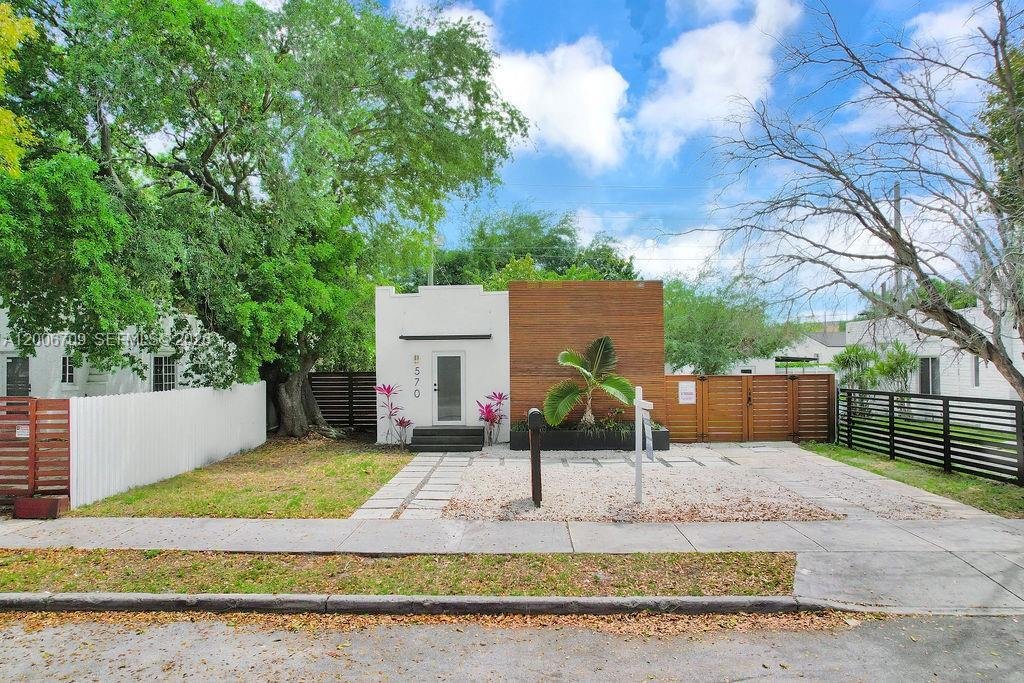 House in Miami, Florida, United States 5 - 17754773