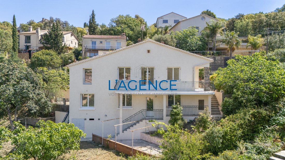 House in Hyeres, Provence-Alpes-Côte d'Azur, France 1 - 17762652