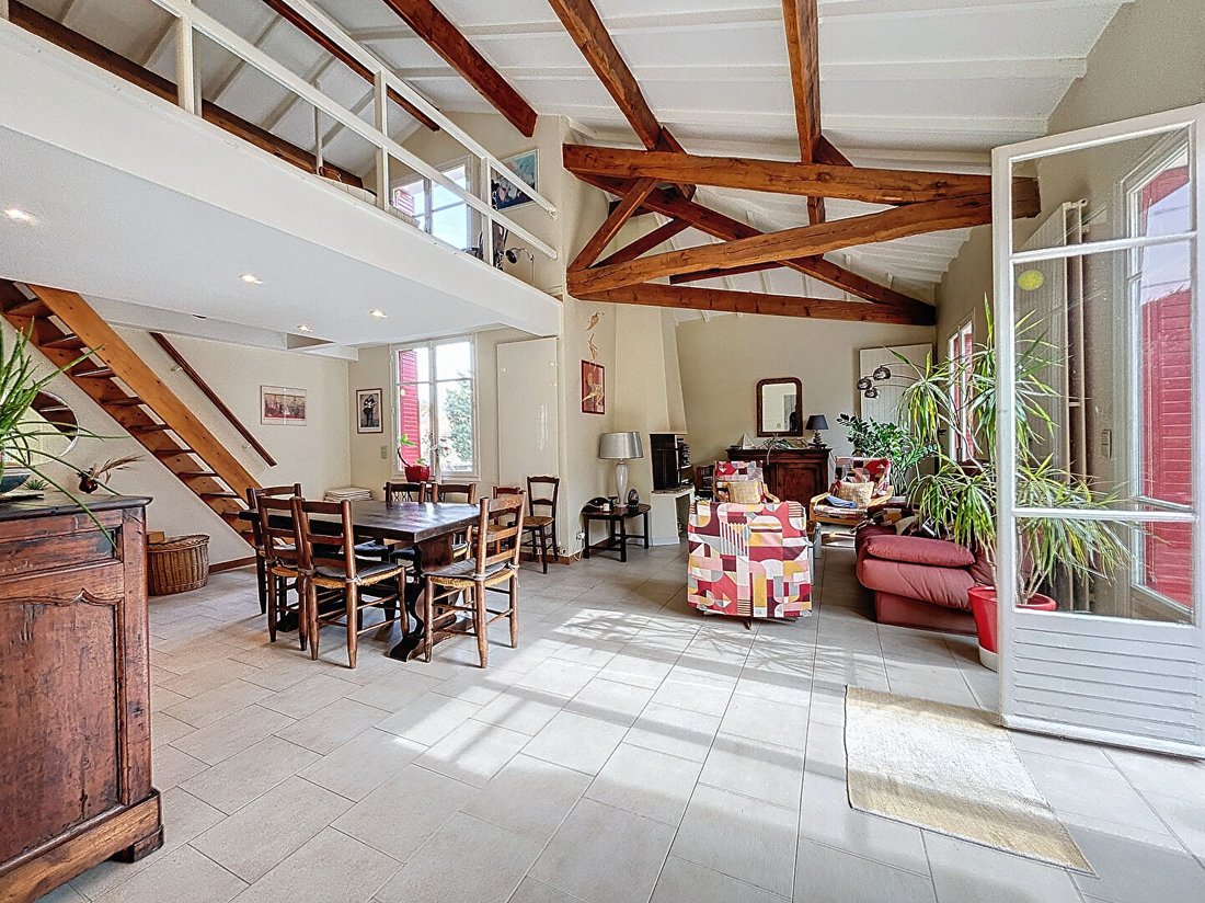 Villa in Montagne des Chèvres, Villeneuve-lès-Avignon, France 2 - 15374572