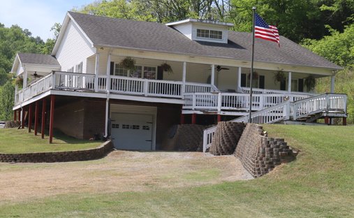 House in Alexandria, Tennessee, United States 1