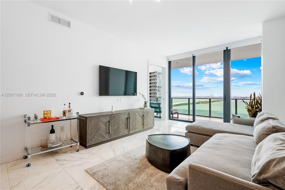 Condo in Miami, Florida, United States 4 - 17758374