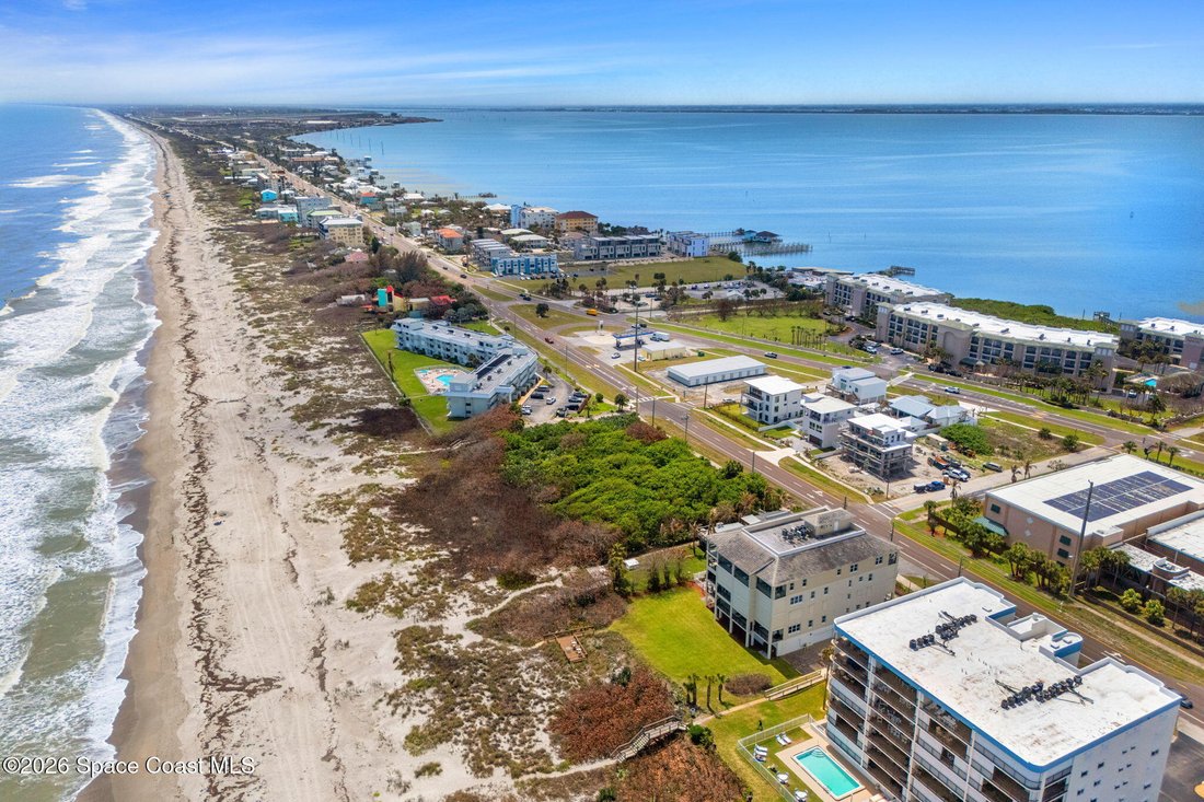 Condo in Cocoa Beach, Florida, United States 2 - 17755506