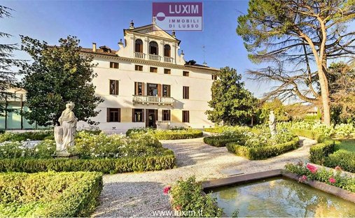 Villa in Spresiano, Veneto, Italy 1