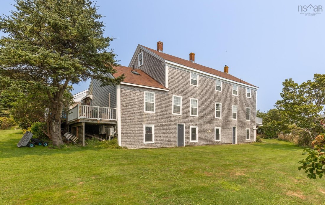 House in Yarmouth, Nova Scotia, Canada 4 - 17760094