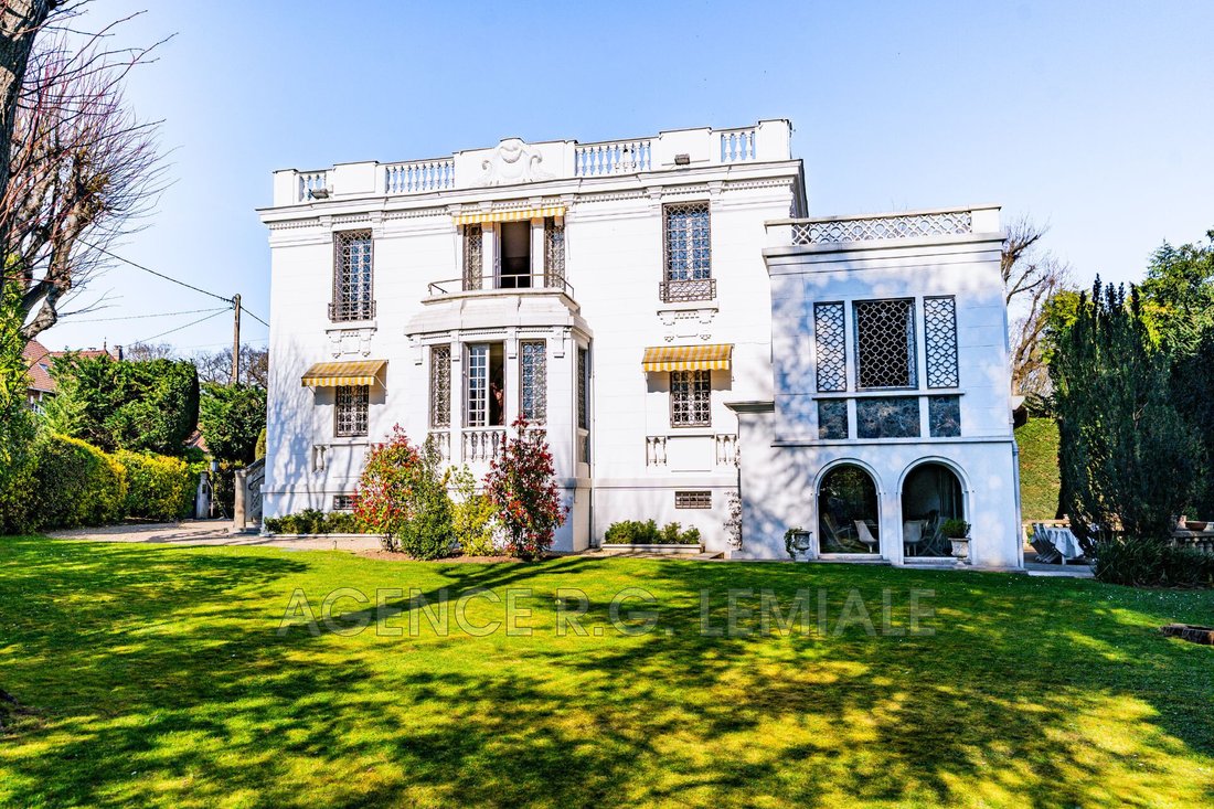 Villa in Chateau, Maisons-Laffitte, France 1 - 17756253