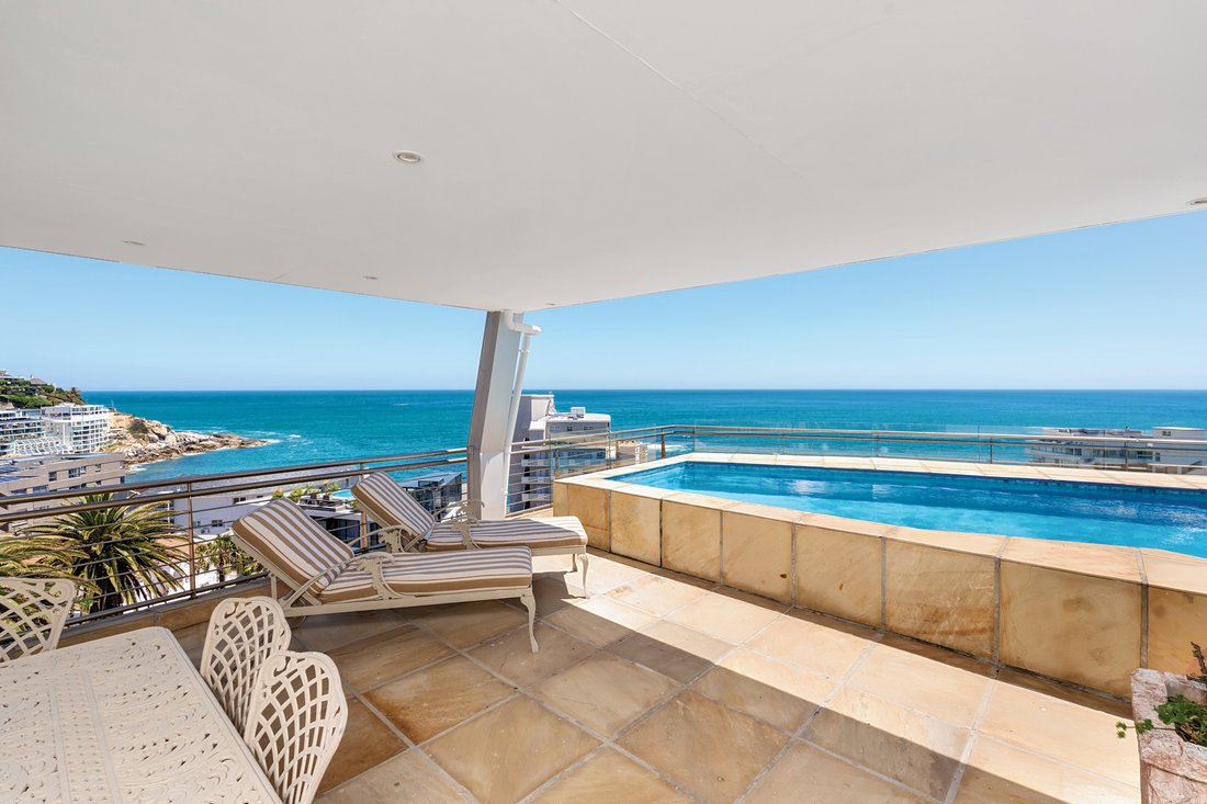 Apartment in Bantry Bay, Cape Town, South Africa 1 - 17757353