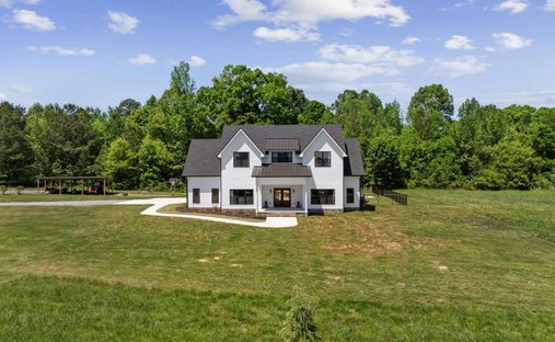 House in Chatsworth, Georgia, United States 1
