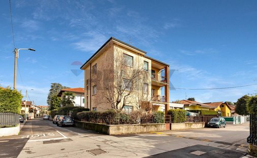 House in Carate Brianza, Lombardy, Italy 1