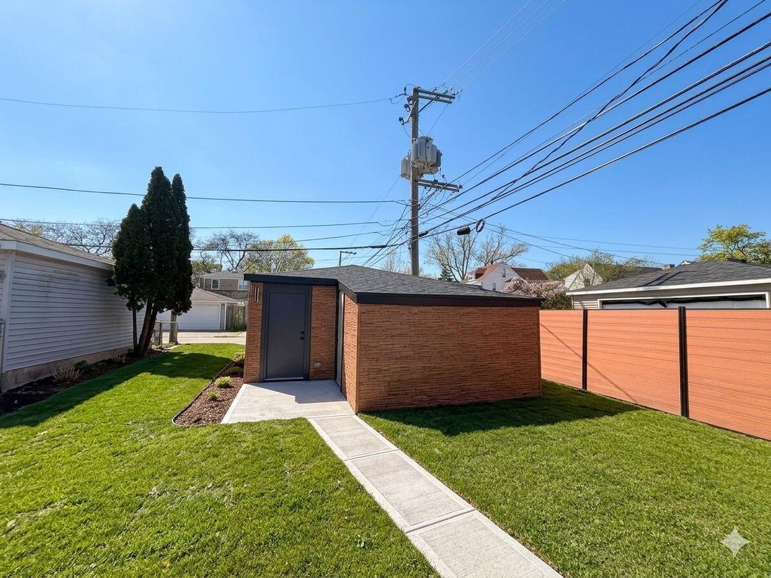 House in Evanston, Illinois, United States 2 - 17748804