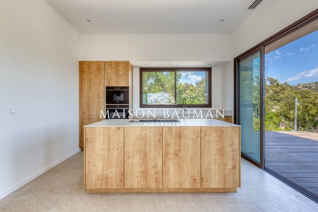 Villa in Les Issambres, Roquebrune-sur-Argens, France 5 - 17756103