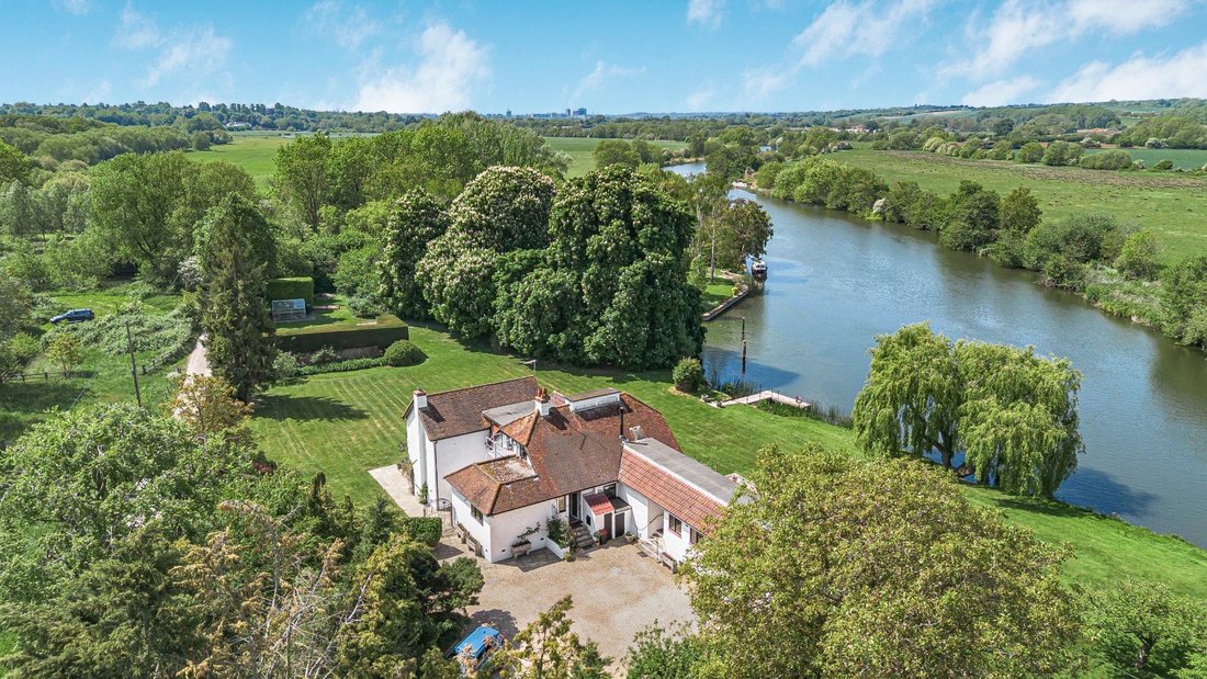 House in Charvil, England 2 - 17755934