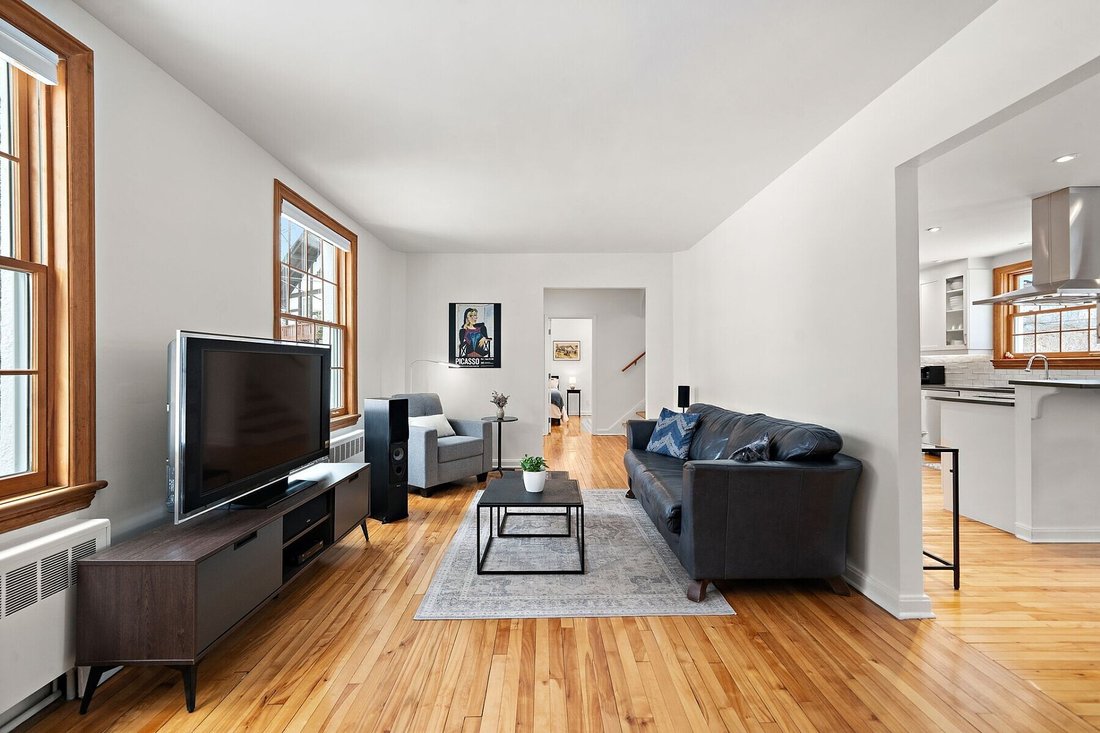 House in Montréal, Quebec, Canada 4 - 17687608