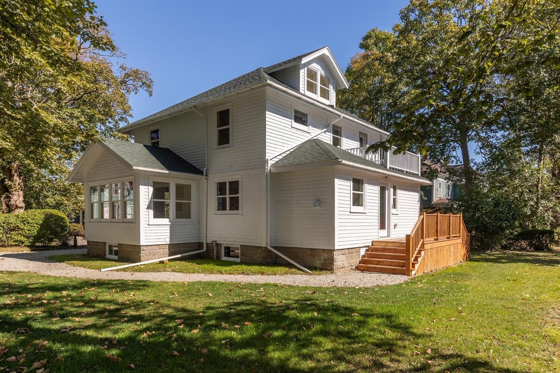 House in Yarmouth, Nova Scotia, Canada 4 - 17760090