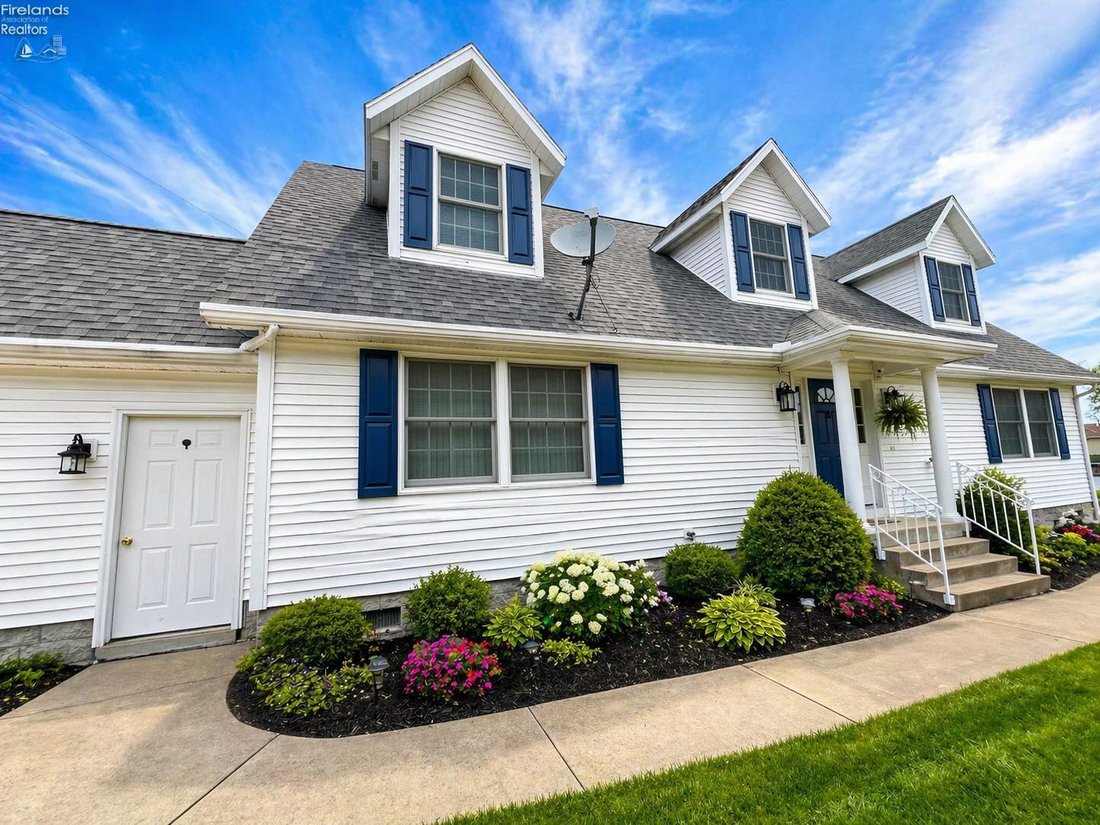 House in Port Clinton, Ohio, United States 3 - 17757616
