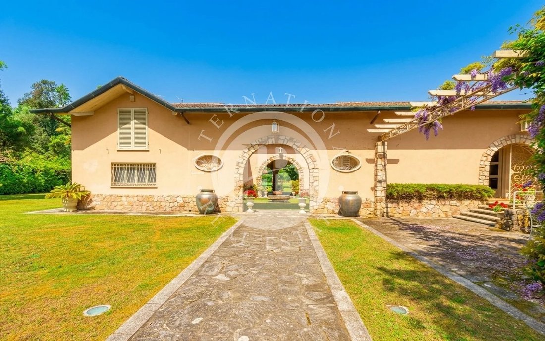 Villa in Marina di Massa Centro, Massa, Italy 2 - 17759535