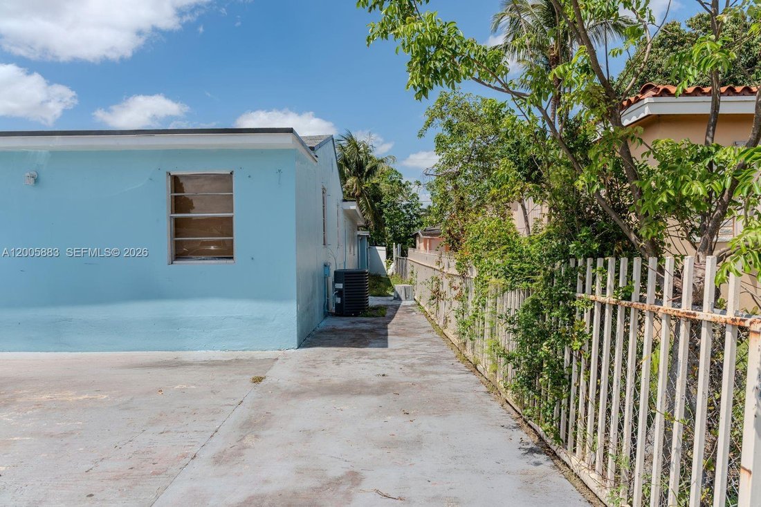 House in Hialeah, Florida, United States 4 - 17758384
