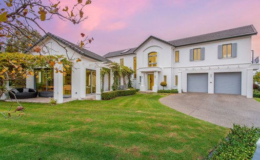 Estate in Val De Vie Winelands Lifestyle Estate, Western Cape, South Africa 1