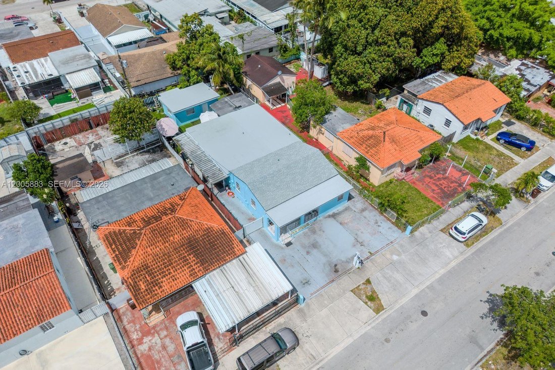 House in Hialeah, Florida, United States 5 - 17758384