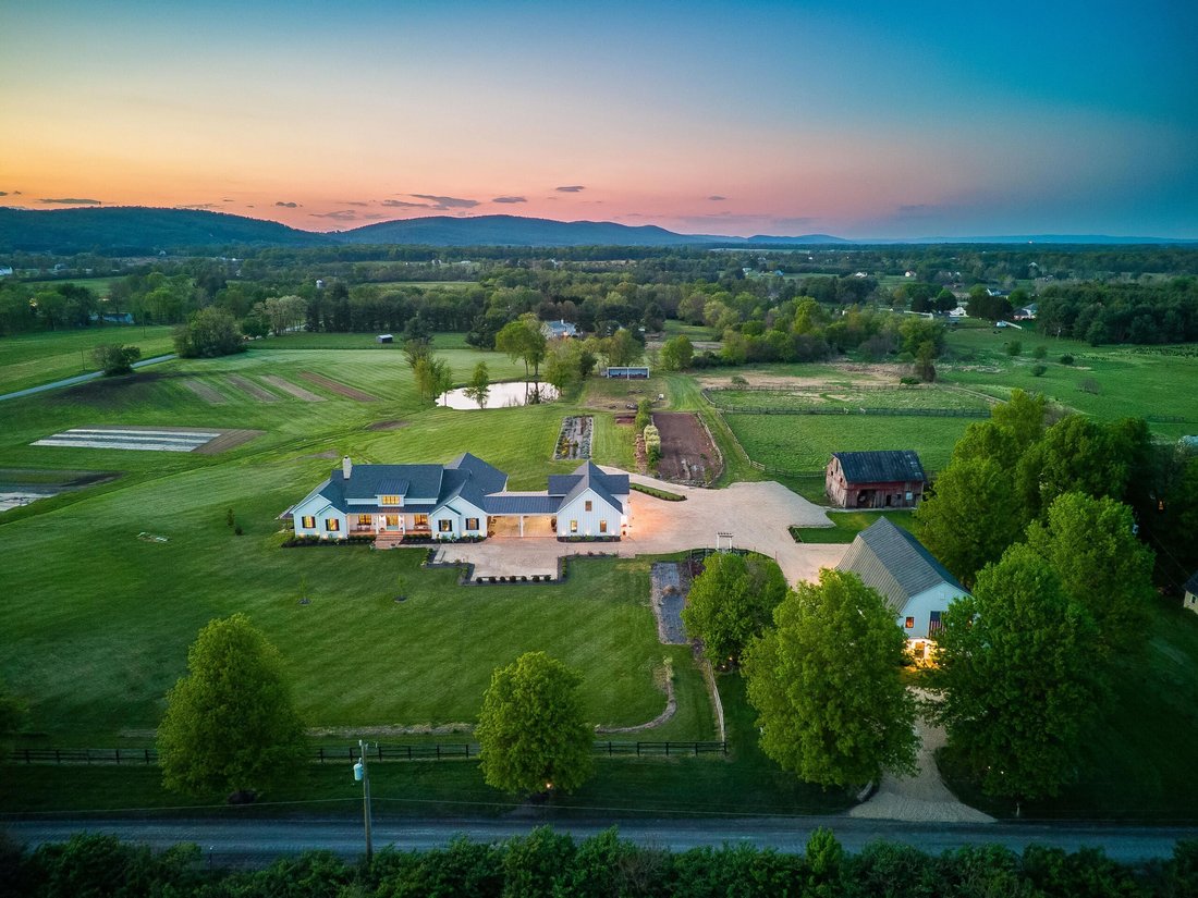 Purcellville, Virginia, United States 2 - 17762804
