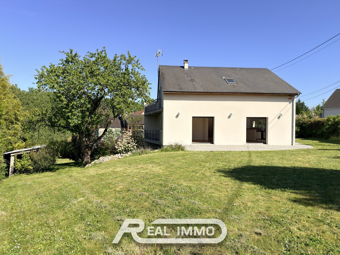 House in Saint-Remy-l'Honore, Ile-de-France, France 3 - 17735368