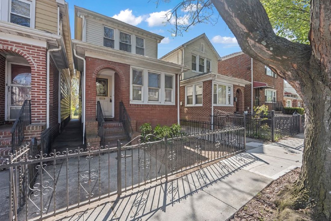 House in New York, New York, United States 2 - 17756341
