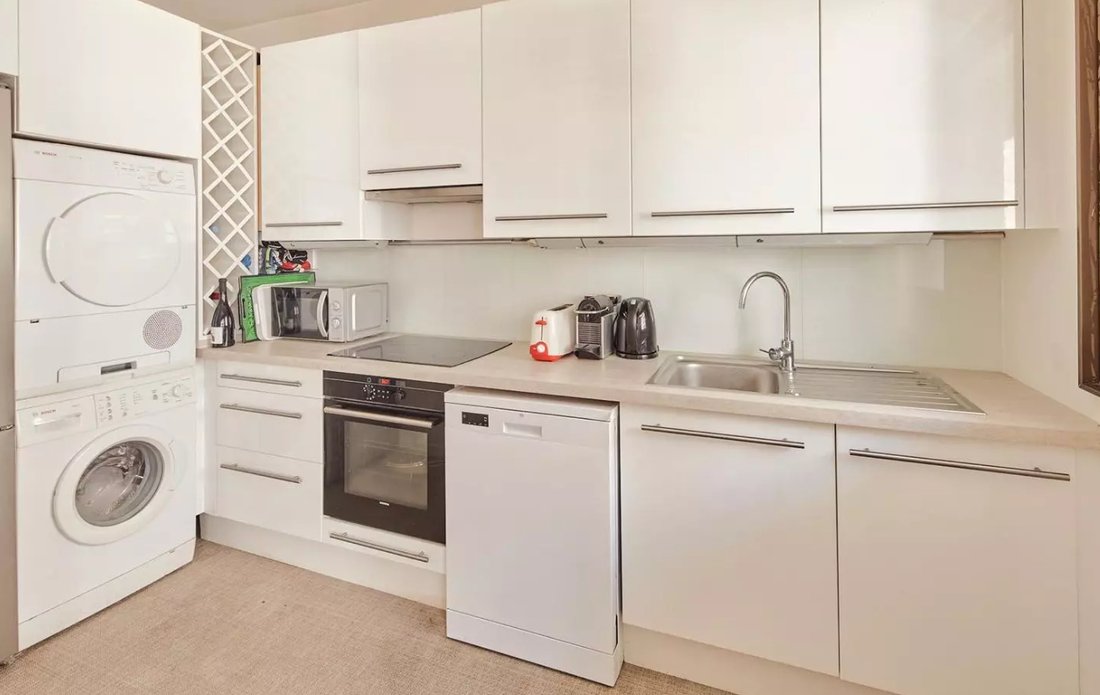 Apartment in Bois de Boulogne, Paris 16e Arrondissement, Paris 2 - 17756225