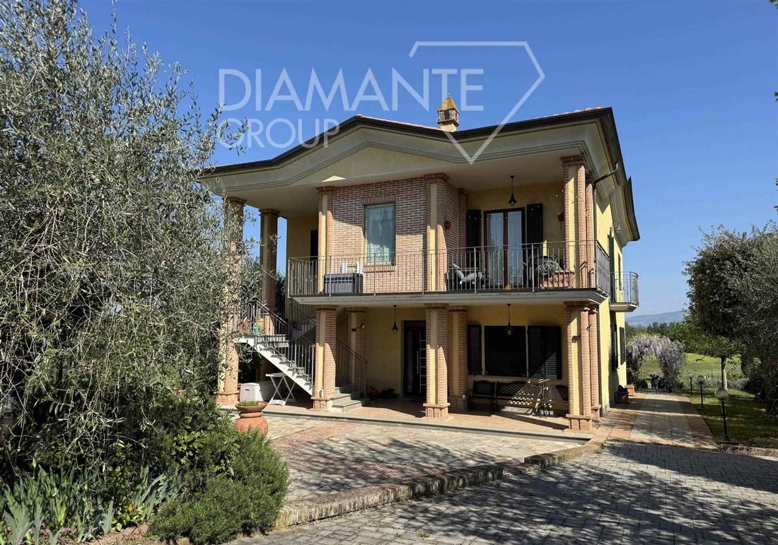 Villa in Castiglione del Lago, Umbria, Italy 1 - 17760216