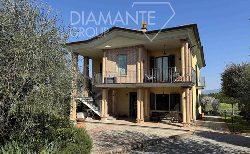 Villa a Castiglione del Lago, Umbria, Italia 1